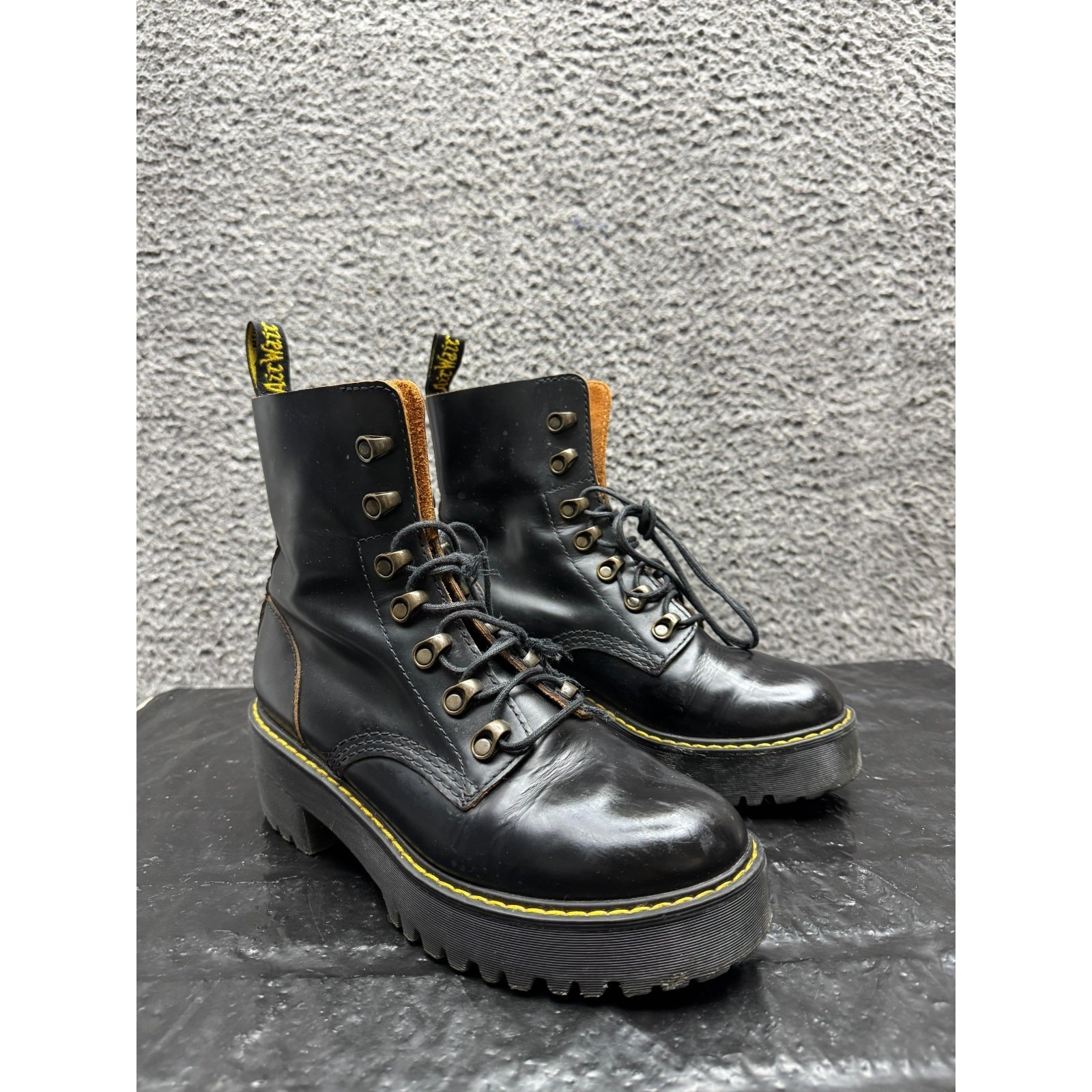 Dr. Martens Leona Vintage Smooth Leather Platform Boots Black Womens Size 8 Us